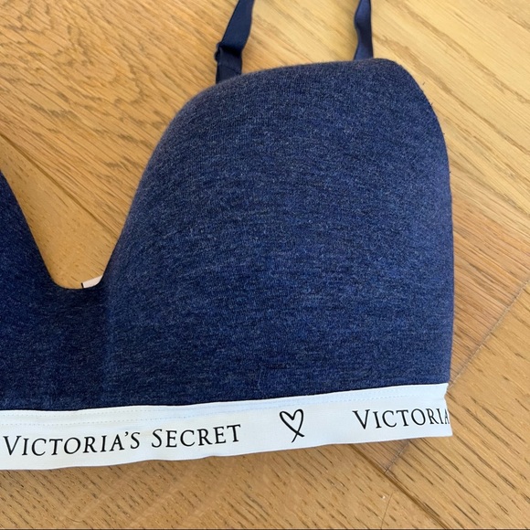 Victorias Secret T-shirt Wireless Bra - Picture 2 of 13